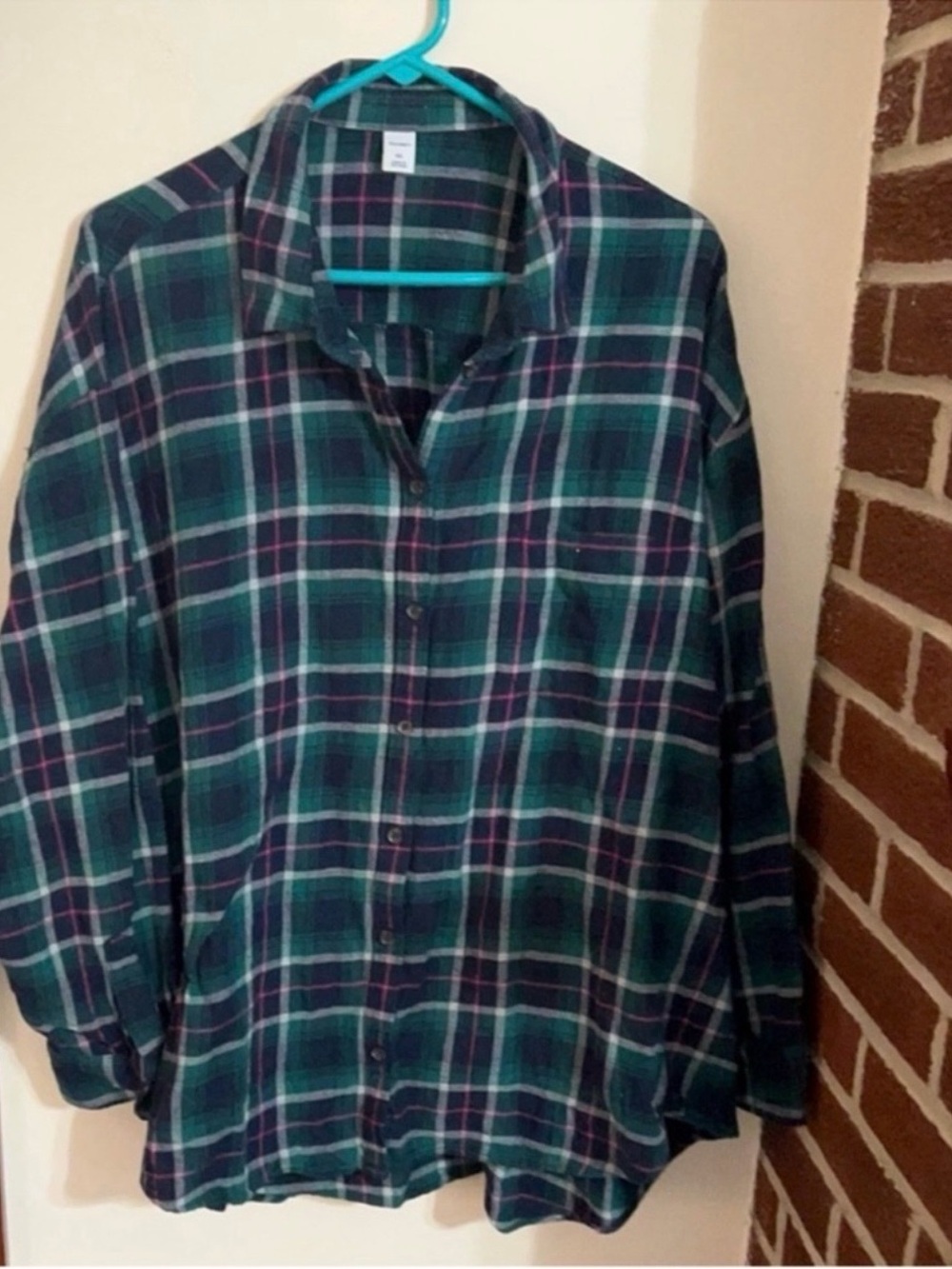 NWOT Old Navy Size XXL Flannel
Blue and Green Plaid Shirt
